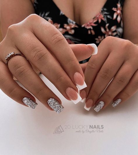 𝑺𝒊𝒑𝒐𝒔 𝑶𝒓𝒔𝒐𝒍𝒚𝒂 • nail artist on Instagram: “C l a s s y ✨ @20luckynails | Hirdetes Victoria Vynn • mega base • cover rose master gel • fully white master gel • 07 Glimmer…” Mega Base, Plaid Nail Designs, Purple Ombre Nails, Teal Nails, Wow Nails, Manicure Nail Designs, Plaid Nails, Nails Today, Nail Design Inspiration