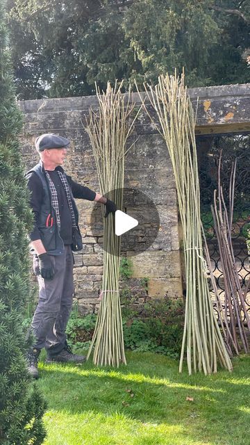 Claverton Cloches on Instagram: "Today looked a little different to my usual Tuesday! I went on a willow weaving course, hosted by Amanda who I first got to know after sending her cloches. The course was led by Jay Davey @jaydaveywillow a master willow weaver who has honed his craft over 30 years creating fabulous structures and sculptures from willow (which, interestingly, is grown in our own county, Somerset, close to the flood plains as the willow requires wet ground to thrive). Jay certainly makes it look easy (can confirm, there is a serious knack to making it look neat) and it was fascinating to watch him work so quickly and meticulously - a testament to his vast experience. What a fabulous day, and fascinating to learn more about this precious and traditional skill!" Willow Balls Diy, Willow Sculpture Ideas, Willow Obelisk, Living Willow Structures, Human Nest, Willow Arch, Home Vegetable Garden Design, Willow Structures, Garden Cloches