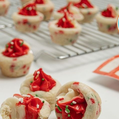 Betty Crocker on Instagram: "Looking to dress up your sugar cookies this season? Try out our Holiday Sugar Cookie Cups! 🤶 Learn how to make them by clicking the link in our bio. #BettyCrocker #24DaysOfCookies" Sugar Cookie Cups, Holiday Sugar Cookies, Cookie Cups, Betty Crocker, New Years Eve, Kid Friendly, Sugar Cookies, Sugar Cookie, Christmas