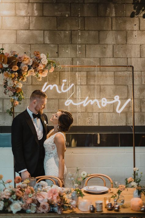 Copper arch with neon mi amor sign for the sweetest sweetheart table backdrop. Florals by The Little Branch / Planning by Lucky Day Events Co. / Photo by Kylie Chevalier Creative Wedding Sign, Sweetheart Table Backdrop, Head Table Wedding, Sweetheart Table Wedding, Always Forever, Custom Wedding Signs, Neon Sign Bedroom, Wedding Neon Sign, Neon Wedding