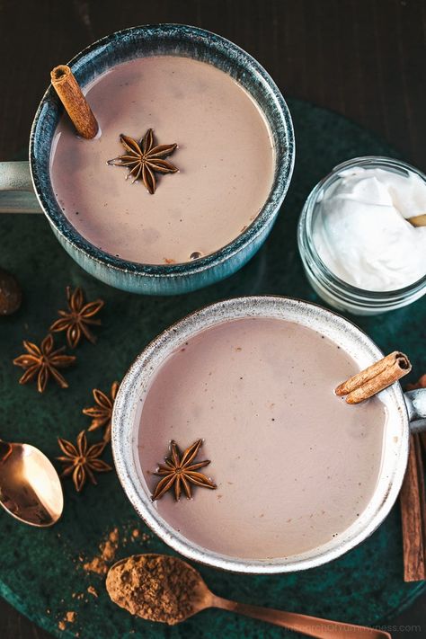 Hot Cocoa With Cinnamon, Recipes With Star Anise, Star Anise Recipes, Yule Recipes, Mexican Christmas Food, Spiced Hot Chocolate Recipe, Healing Drinks, Spiced Hot Chocolate, Cardamom Recipe