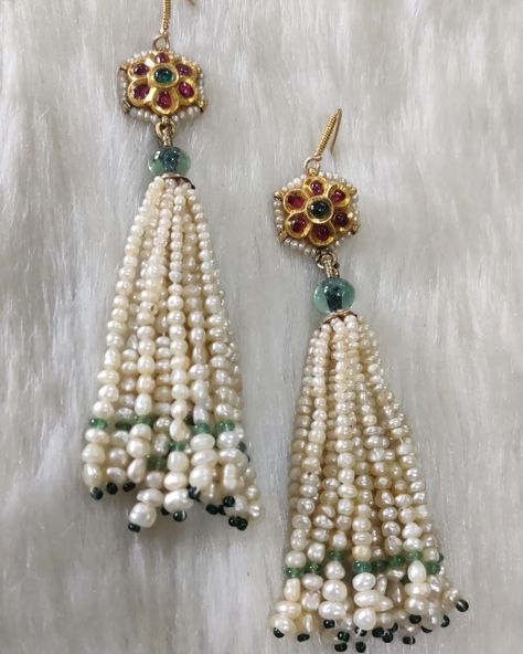 Pearl Bridal Jewelry Sets, Beaded Wedding Jewelry, Pearl Tassels, Hyderabadi Jewelry, Gold Jewelry Prom, Neck Pieces Jewelry, Fancy Jewelry Necklace, Bridal Jewelry Vintage, Modern Gold Jewelry