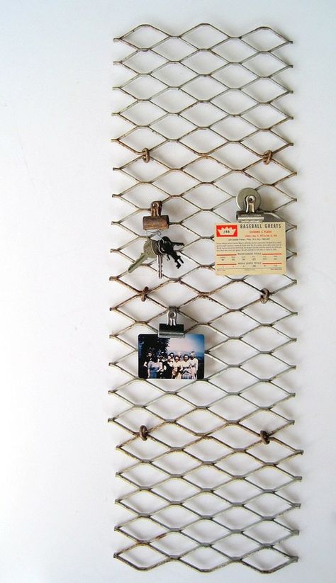 Best Organizing Ideas Ever » Slap Dash Mom Astuces Diy, Chain Link Fence, Industrial Vintage, Memo Board, Display Board, Metal Wire, Vintage Industrial, Getting Organized, Home Deco