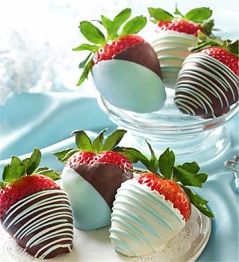 Making these for a baby shower - Using Blue chocolate as it is a little boy's shower! baby-shower-ideas Baby Shower Snacks, Fingerfood Party, Chocolate Dipped Strawberries, Blue Chocolate, Shower Food, Shower Bebe, Snacks Für Party, Covered Strawberries, Baby Shower Food