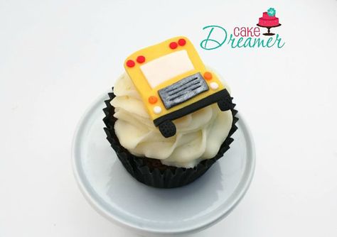 Fondant School Bus Cupcake Toppers Graduation Cupcake Cake, Teacher Cupcakes, Kindergarten Graduation Party, School Cake, Cupcake Decorations, Fondant Animals, Graduation Cupcakes, Back To School Party, School Bus Driver