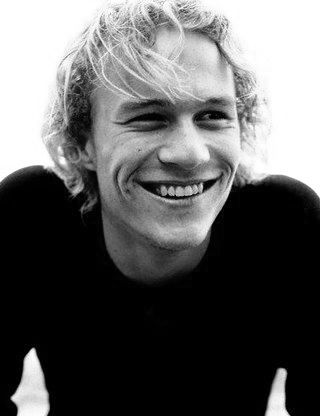 Heath Ledger Heath Ledger Hot Pics, Heath Ledger Black And White, Heath Ledger 90s, Heath Ledger Aesthetic, Heath Ledger Poster, Heath Ledger Wallpaper, Heath Ledger Smile, Patrick Verona, Health Ledger