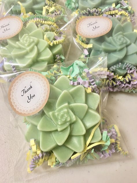 Adorable Succulent Soap Favors #succulents #soap #handmadesoap #botanicalgardencollection #brambleberry Succulent Soap, Wedding Soap Favors, Recuerdos Baby Shower, Diy Aromatherapy Candles, Soap Wedding Favors, Soap Craft, Mini Soaps, Homemade Soap Recipes, Soap Favors