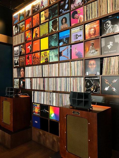 Record Bar, Vinyl Record Room, Look Bar, Vinyl Cafe, Audiophile Room, Dj Room, Home Music Rooms, Vinyl Room, Record Room