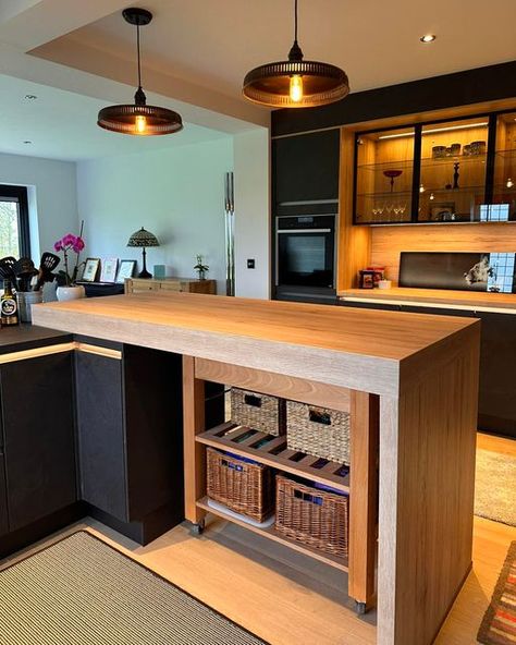 Kutchenhaus Altrincham on Instagram: "We love how this customer has chosen to incorporate accents of Sanremo Oak within their Stoneart Slate Grey kitchen, as this gives a sense of warmth throughout the open space! What do you think? 😎 If you like the look of this, get in touch today to see how we could provide you with a custom top quality German kitchen! Kitchen design consultations available now! Unsure on where to start? DM us for more information ℹ️ 📞0161 327 1513 📧showroom@altrincham. Kutchenhaus Kitchens, Slate Grey Kitchen, German Kitchen Design, German Kitchen, Custom Top, Grey Kitchen, Slate Grey, Design Consultant, Open Space