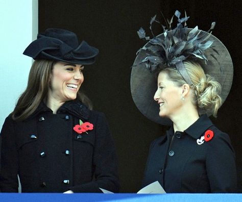 Royals Attending Remembrance Sunday Service At The Cenotaph 2 (USA Sophie Wessex Kate Middleton, Sophie Wessex Style, Remembrance Day Pictures, Princess Katherine, Remembrance Sunday, Princess Kate Middleton, British Royal Families, Prince William And Catherine, Duchess Catherine