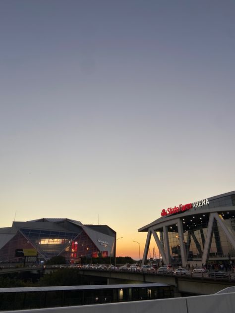 #concert #sunset #atlanta #mercedesbenz State Farm Arena Atlanta, State Farm Arena, State Farm, Big Goals, Atlanta Ga, City Vibe, Golden Gate Bridge, Atlanta, Sydney Opera House