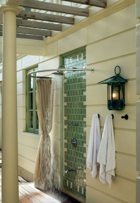 Love this Outdoor Shower Ideas, Outside Showers, Outdoor Shower Enclosure, Outdoor Shower Diy, Cabin Inspiration, Outdoor Showers, Pool Bathroom, Pool Shower, Outdoor Bath