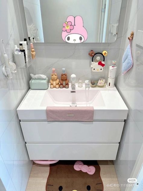 Cuartos Aesthetic, Hello Kitty Bathroom, Ideas Cuarto, Girly Bathroom, Stationery Desk, Cosas Aesthetic, House Remodeling, Desk Inspo, Deco Bedroom