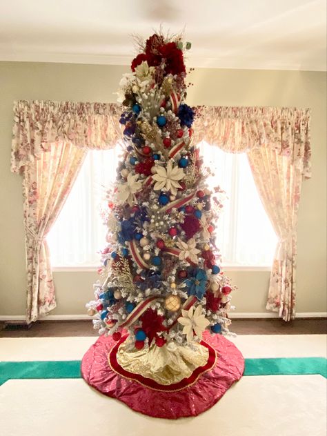 Dark red, navy blue, champagne gold. Living Room Tree, Blue Champagne, Champagne Gold, Dark Red, Champagne, Navy Blue, Christmas Tree, Holiday Decor, Living Room