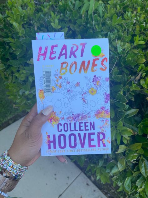 Heart Bones Book, Heart Bones Colleen Hoover, Bones Aesthetic, Heart Bones, Books By Black Authors, Bone Books, Books You Should Read, Black Authors, Summer Romance