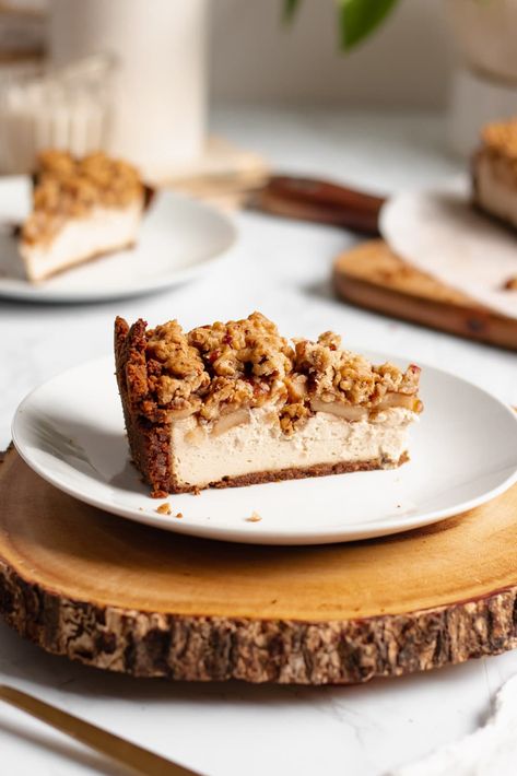 Vegan Apple Crumble Cheesecake | Happy Vegannie Apple Crumble Cheesecake, Cheesecake Apple, Crumble Cheesecake, Apple Crisp Cheesecake, Dairy Free Cheesecake, Salted Caramel Cheesecake, Homemade Cheesecake, Make Ahead Desserts, How To Make Cheesecake