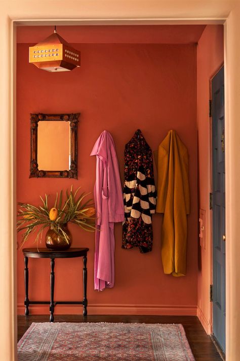 Mauve Walls, Cozy Window Seat, Spanish Colonial Homes, Casa Retro, Kitchen Basics, Teal Walls, Orange Walls, Red Curtains, Yellow Kitchen