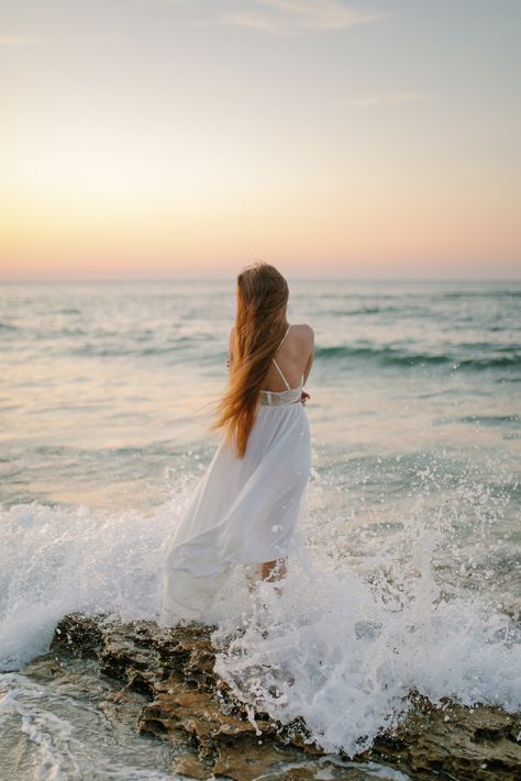 Seaside Photography, Women Nature, Beach Photo Session, Winter Beach, Sea Photography, Free Lightroom Presets, Lightroom Filters, Nature Dress, Beach Sessions