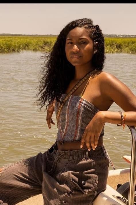 Carlicia Grant, Obx Wattpad, Carlacia Grant, Outfit Outer, Outer Banks Outfits, Sarah Johns, Kiara Carrera, Outer Banks Style, Outer Banks Paradise On Earth