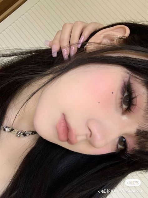 Dark Douyin Makeup, Asian Makeup Looks, Soft Makeup Looks, Doll Eye Makeup, Ulzzang Makeup, Ethereal Makeup, Edgy Makeup, Makeup Eye Looks, Asian Eye Makeup