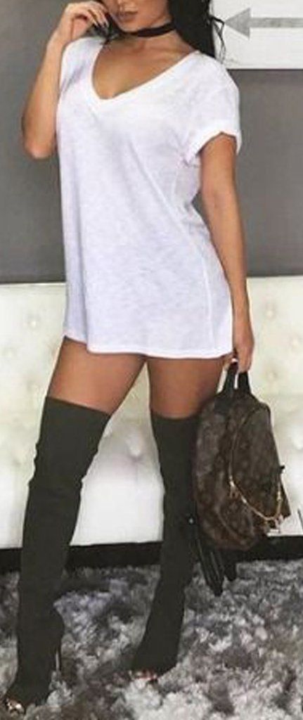 Hot Baddie Going Out Thigh High Boots Outfit Ideas for Women Fall or Winter  - Elegantes ideas para ropa de otoño o invierno para mujeres - www.GlamantiBeauty.com Grey Knee High Boots Outfit, Long Tee Outfit, Boots Outfit Ideas For Women, Thigh High Outfits, How To Wear Thigh High Boots, Hight Boots, Dressy Fall Outfits, Boots Outfit Ideas, Thigh High Boots Outfit