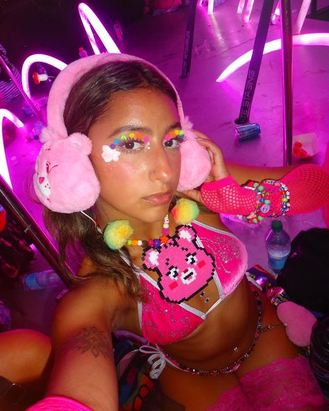 care bears at edc 💓💜💓 It truly was a magical experience, one of the biggest reminders to always spread love :’) Sleeping Beauty Rave Outfit, Carebear Rave Outfit, Care Bear Rave Outfit, Cherry Rave Outfit, Escape Rave Outfits, Escape Rave, Hard Summer Outfit, Rave Barbie, Whomp Whomp