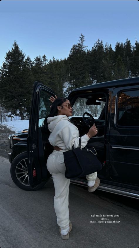 20 Year Old Aesthetic, Luxury Baddie, Briana Monique, Rich Aunt, Baddie Lifestyle, Camo Pants Outfit, Luxury Lifestyle Women, Fashion Baby Girl Outfits, Chill Fits