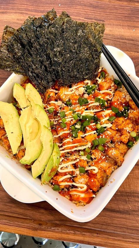 SPICY SALMON SUSHI BAKE CASSEROLE! 🍣 Full Recipes In Caption 👇 Don’t forget for free keto recipes Cookbook and bonus 28 day plans 👉 https://cutt.ly/2wp5pNPs The Keto Recipes !! 💁 What are in 28 day challenge?💡 If you want to lose 7-12 lbs in the first week alone with keto life style. You can click link in our bio to get Everything You Need for keto Success. Just imagine… 28 days from now, you will have successfully completed the Keto Challenge. All you need is: Salmon Garlic powder Onion Salmon Sushi Bake, Salmon Garlic, Spicy Salmon Roll, Spicy Salmon Sushi, Low Carb Love, Sushi Bake, Salmon Roll, Buffalo Chicken Casserole, Best Paleo Recipes