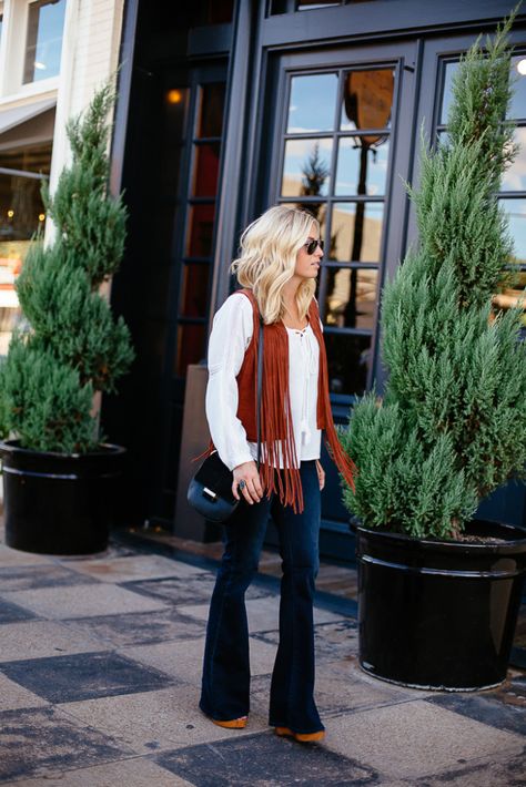 suede vest and fringe peasant blouse | hippie style Suede Fringe Vest Outfit, Brown Fringe Vest Outfit, Western Vest Outfit, Suede Fringe Jacket Outfit, Fringe Vest Outfit, Fringed Vest Outfit, Fringe Jacket Outfit, Neutral Closet, Concert Style