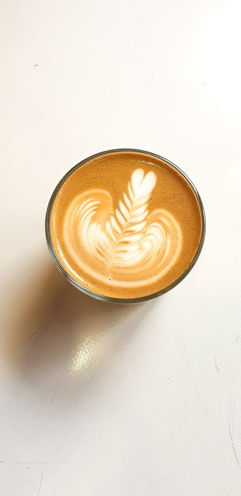 Rosetta Latte Art, Latte Art Aesthetic, Starbucks Flat White, Coffee Shop Aesthetic, Mocha Latte, Shop Aesthetic, Coffee Plant, Baking Business, Plant Shop