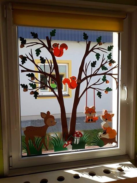 Autumn Decorations Window, Autumn Window Decor, Fall Window Decorations Classroom, Kindergarten Window Decoration, Classroom Window Decoration, Autumn Window Decorations, Classroom Window Ideas, Autumn Classroom Decorations, Classroom Window Decorations