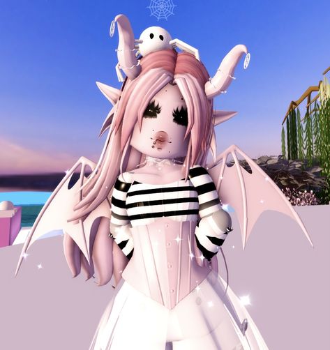 Funny Food Royale High, Cartoon Royale High, Royal High Outfits Sanrio, Royale High Sanrio Outfits, Hello Kitty In Royale High, Royale High Concepts, Aesthetic Roblox Royale High Outfits, High Fashion Outfits, Royal Outfits