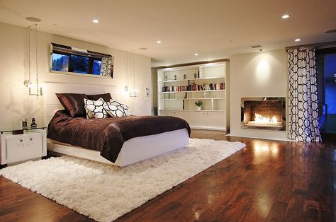 Easy Tips To Help Create The Perfect Basement Bedroom Yellow Carpet, Modern Basement, Modern Rugs Living Room, Basement Apartment, Bedroom Fireplace, Basement Bedrooms, Bedroom Area Rug, Woman Bedroom, Basement Design