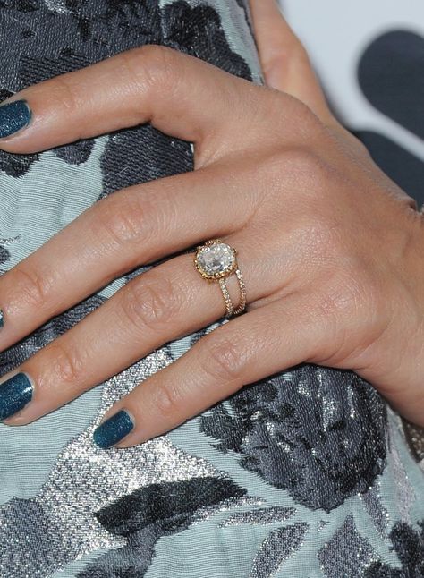 Jessica Alba's engagement ring from husband Cash Warren is a five-carat diamond with a gold pavé diamond band. Cash Warren, Celebrity Rings, Engagement Ring Pictures, Pretty Engagement Rings, Square Diamond Rings, Pave Diamond Band, Blog Art, Celebrity Engagement Rings, Engagement Celebration