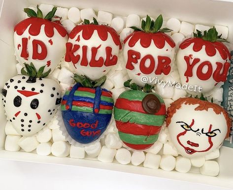 Chucky Theme Chocolate Covered Strawberries, Chucky Themed Chocolate Covered Strawberries, Halloween Birthday Strawberries, Halloween Edible Arrangements, Nightmare Before Christmas Chocolate Covered Strawberries, Horror Chocolate Covered Strawberries, Spooky Strawberries For Boyfriend, Halloween Treat Boxes Ideas Sweets, Horror Strawberries