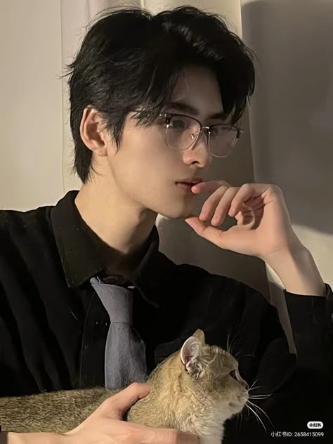 『 sᴀᴠᴇ = ғᴏʟʟᴏᴡ ♡ 』 Guy With Glasses, Glasses Guy, Douyin Boy, Guys With Glasses, Levi Cosplay, Muka Lelaki, Chinese Men, Gentleman Aesthetic, Chinese Man