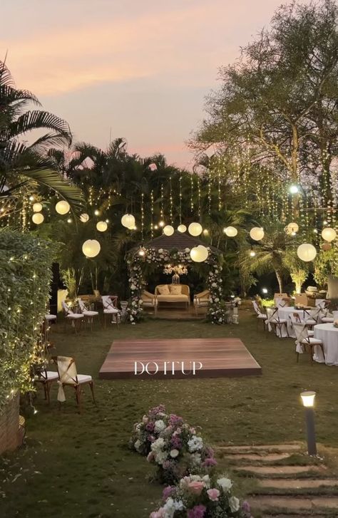 Sangeet Lawn Decor, Garden Engagement Decoration, Pergola Decorations Wedding, Engagement Outdoor Decoration, Backyard Wedding After Party, Backyard Micro Wedding Reception, Engagement Venue Ideas, Outdoor Engagement Decor, Engagement Decorations Outdoor