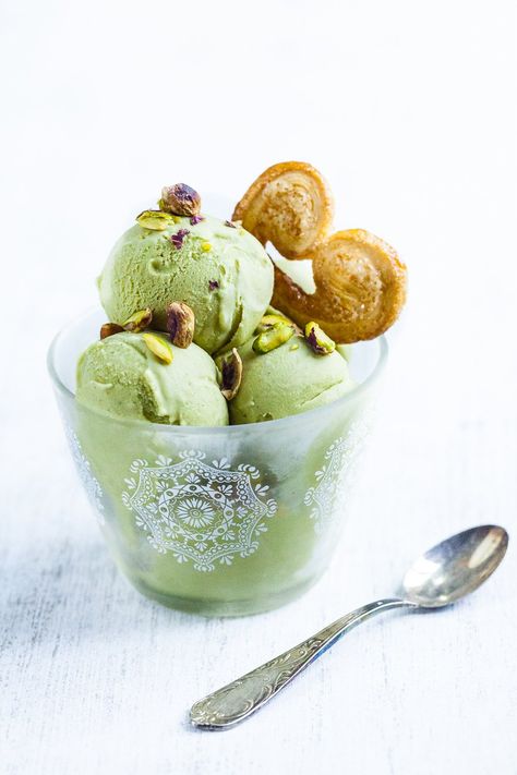 Gelato al pistacchio: Il #gelato al #pistacchio è uno dei più amati, dal spore inconfondibili è sempre strepitoso da mangiare in ogni occasione. Prova il mio! Freeze Avocado, Pistachio Gelato, Cuisinart Ice Cream, Pistachio Ice Cream, Ice Cream Base, Pistachios Nuts, Ice Cream Machine, Köstliche Desserts, Ice Cream Maker