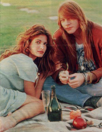 love and craziness Stephanie Seymour Axl Rose, Axl Rose Girlfriend, Axel Rose, Estelle Lefébure, November Rain, Stephanie Seymour, 90s Supermodels, Laetitia Casta, Usain Bolt