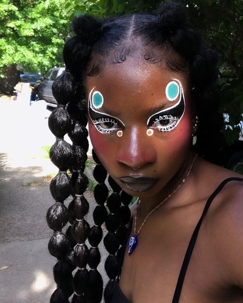 Alexandria Daley 🧿 (@bbgrla) • Instagram photos and videos Artistic Makeup Creative, Gay Makeup, Artsy Makeup, Cool Makeup Looks, Ethereal Makeup, Unique Makeup, Creative Makeup Looks, Eyeliner Looks, Editorial Makeup