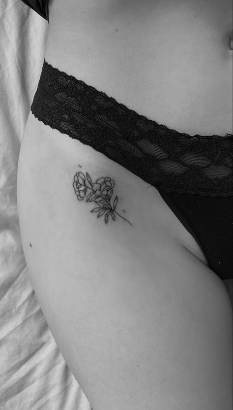 Hip Flexor Tattoo, Fineline Flower Tattoo, Hip Tattoo, Hip Flexor, Leaf Tattoos, Tattoos And Piercings, Maple Leaf Tattoo, Flower Tattoo, Piercings