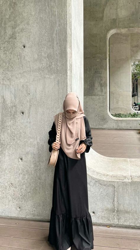 Muslimah Outfit Ideas, Fesyen Islam, Muslimah Style, Moslem Fashion, Muslimah Outfit, Niqab Fashion, Modern Hijab Fashion, Muslim Fashion Hijab Outfits, Ootd Dress