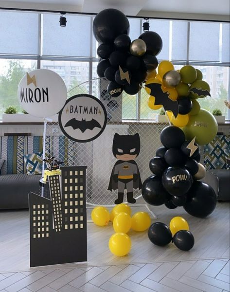 Batman Balloon Decorations, Batman Balloon Garland, Batman Baby Shower Ideas, Batman Birthday Party Decorations, Birthday Party Paper Decorations, Batman Party Decorations, Batman Themed Birthday Party, Dumbo Birthday Party, Batman Baby Shower