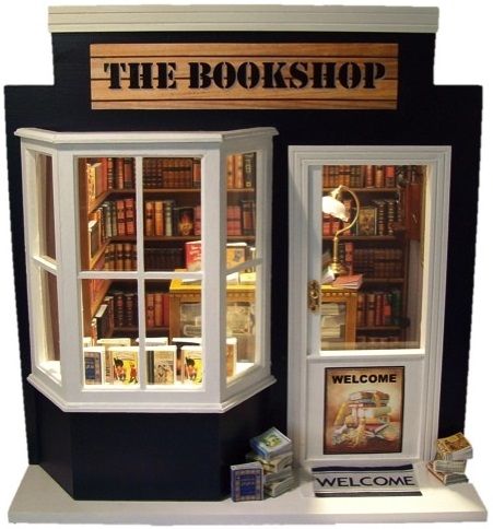 The Bookshop Dolls House Shop, Bookshelf Art, Miniature Book, Putz Houses, Miniature Rooms, Book Shop, Fairy Door, Fairy Doors, Miniature Diy