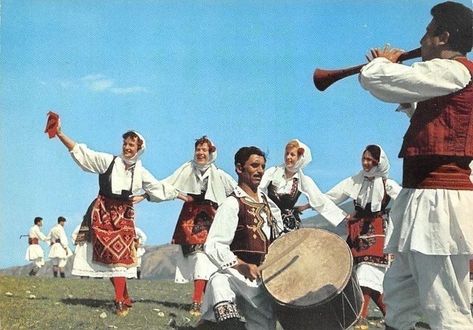 Croatian History, Slavonski Brod, Contra Dance, Costumes For Dance, Bulgarian Clothing, Albanian Culture, Folk Clothing, East Europe, Traditional Dance