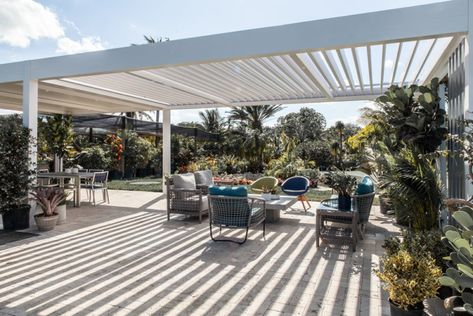 Large Outdoor Patio Ideas, Pergola Landscape, Modern Pergola Designs, Louvered Roof, White Pergola, Pergola Carport, Louvered Pergola, Retractable Pergola, Building A Pergola