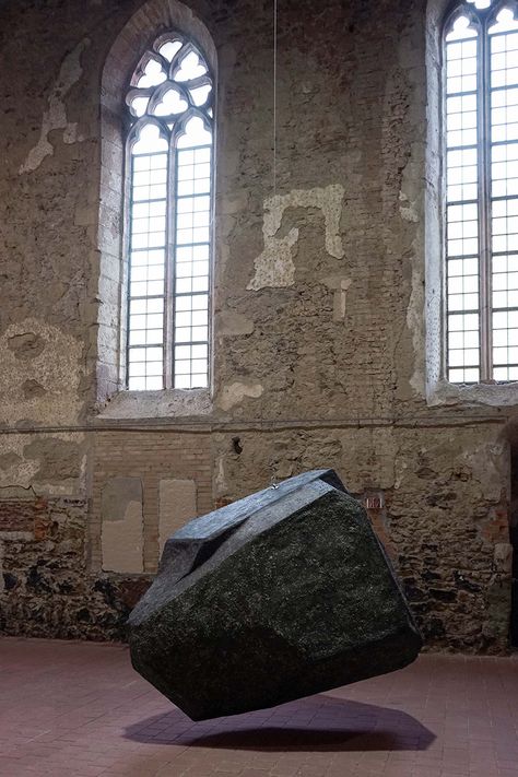 borgman-lenk-wurf-leipzig-monastery-stone-installation-designboom-02 Street Installation, Paper Mache Sculpture, Interactive Installation, Mobile Art, Sculpture Installation, Abstract Sculpture, Grimm, A Rock, Retail Design