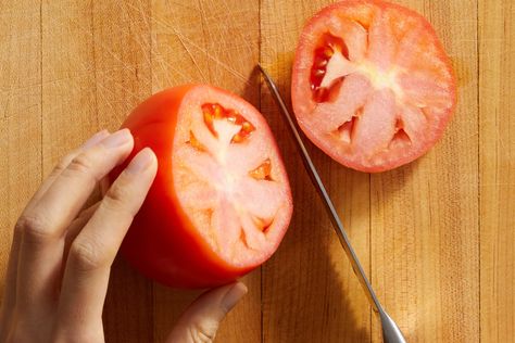 How to Seed a Tomato, Without Making a Total Mess https://www.thekitchn.com/how-to-seed-a-tomato-23390931?utm_source=RSS&utm_medium=feed&utm_campaign=Category%2FChannel%3A+main #splendidum.com #recipes Fresh Summer Salad, Mini Sweet Peppers, Salmon Potato, Easy Lunch Ideas, Lunch Appetizers, Lasagna Pasta, Small Tomatoes, Grilling Tips, Rice Ingredients