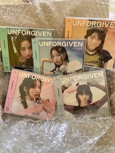 "Great experience, free express shipping to Europe!" - Grega L. Album Collection Aesthetic, Kpop Albums Collection, Albums Collection, Collection Aesthetic, Album Collection, Kpop Albums, Kpop Shop, Black Pink Background, Xmas Wishes