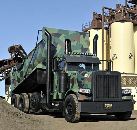 Awesome 389 Peterbilt, Peterbilt Dump Trucks, 5th Wheel Travel Trailers, Custom Big Rig, Hyrule Castle, Fifth Wheel Trailers, Travel Trailer Remodel, Custom Big Rigs, Army Truck